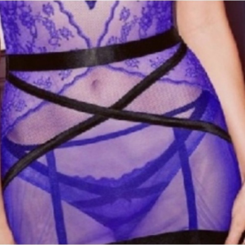 Rare Purple VS Fishnet‎ Very Sexy Bikini Fashion Show Panty Strappy Small